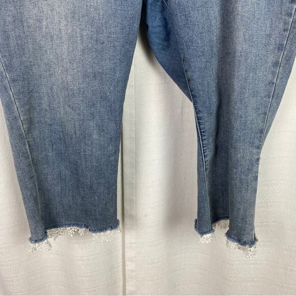 Lane Bryant Crochet Edge Mid Rise Pedal Pusher Jeans Sz.18 - Picture 8 of 15